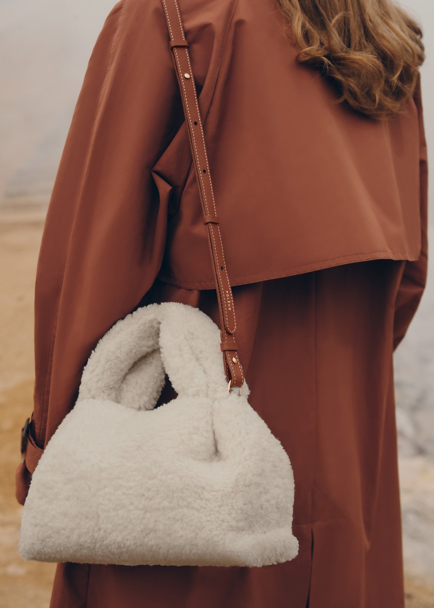 Numéro Neuf Mini - Flauschige Stricktasche Ecru