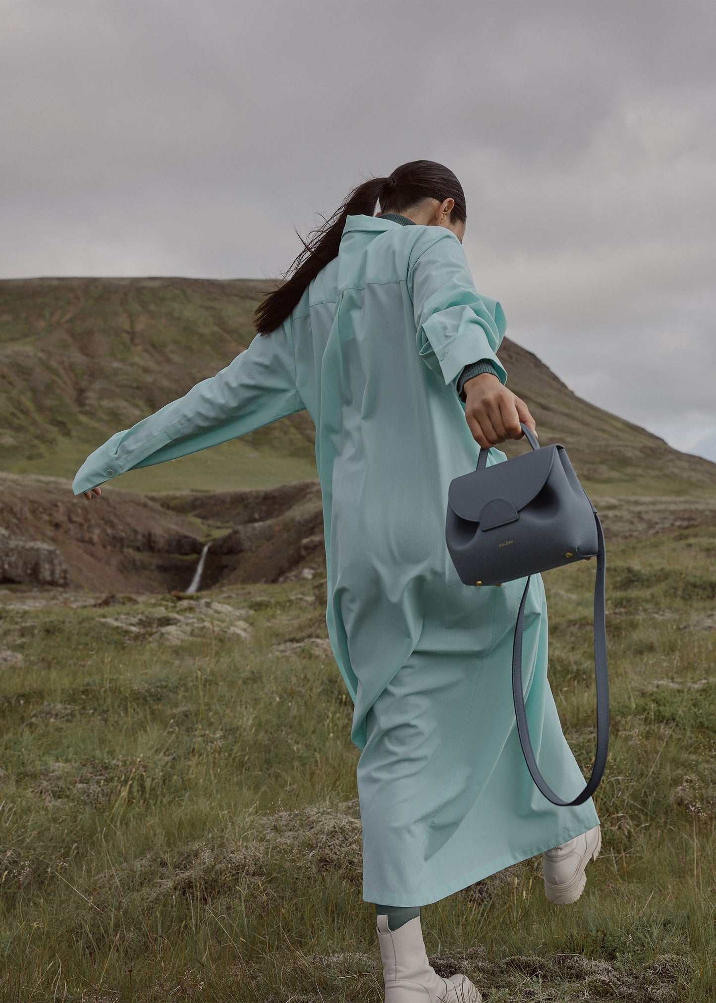 Numéro Un Nano - Mitternachtsblau Genarbtes Leder