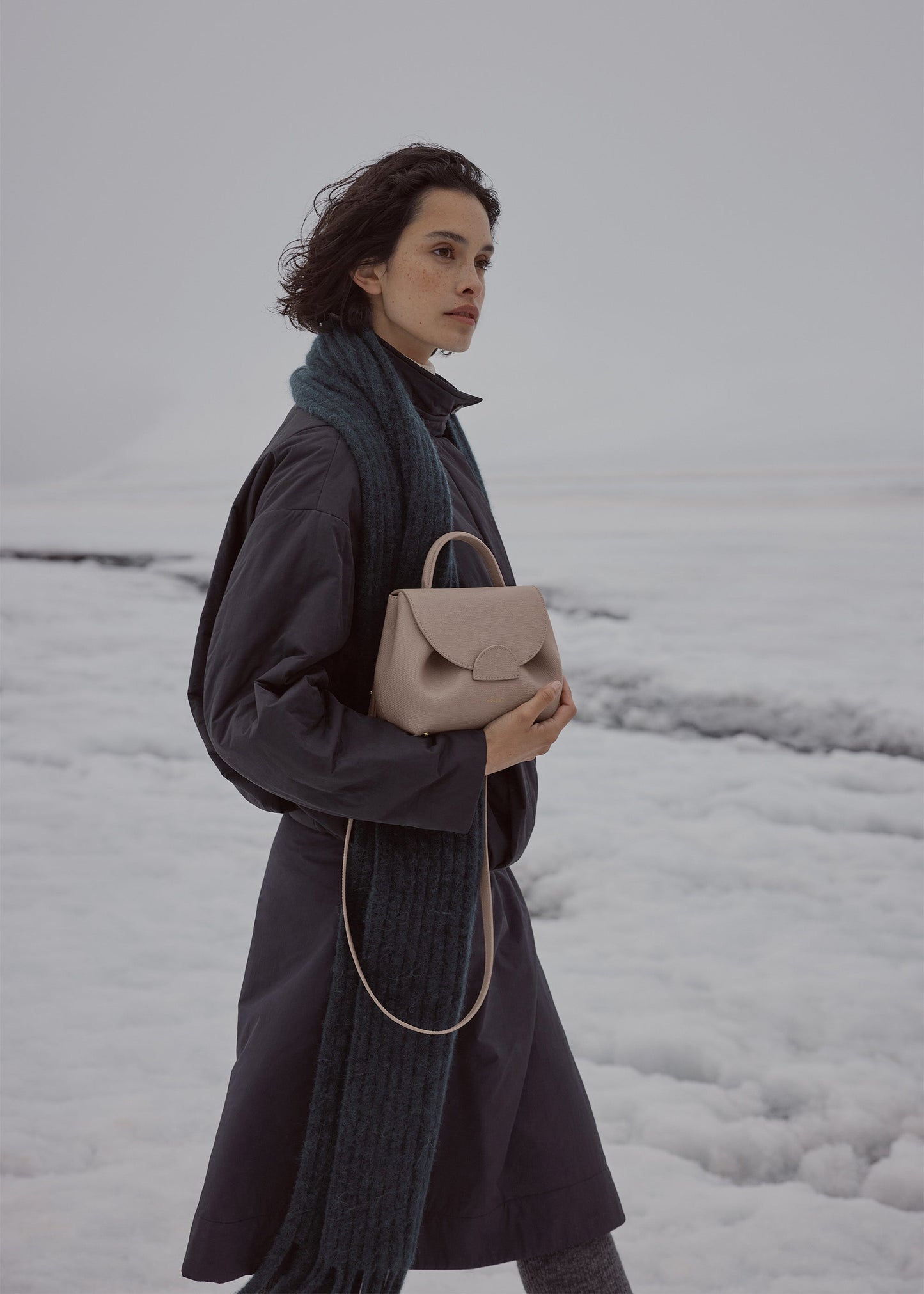 Numéro Un Nano - Taupe Genarbtes Leder