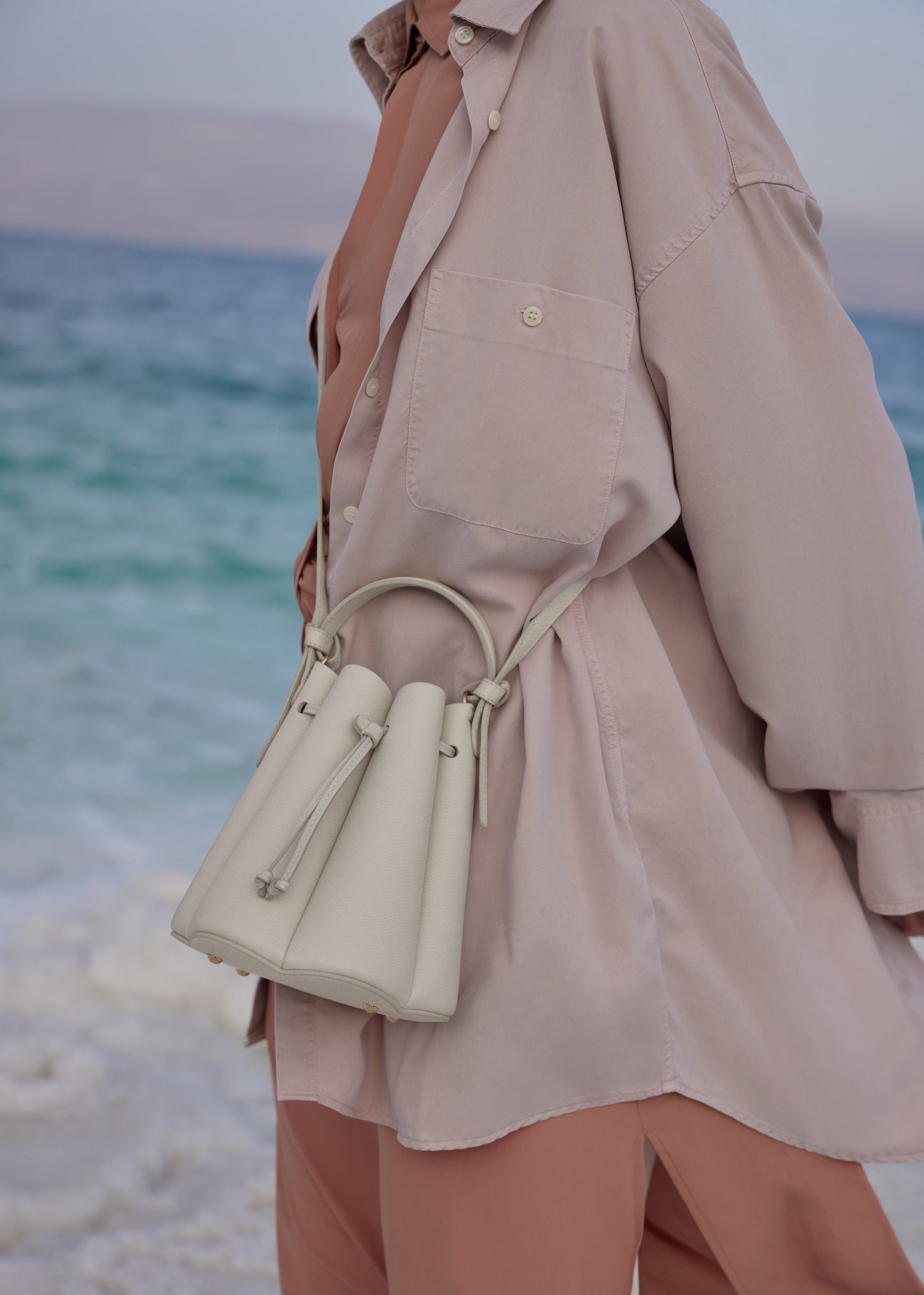 Numéro Huit Mini - Kreide Genarbtes Leder