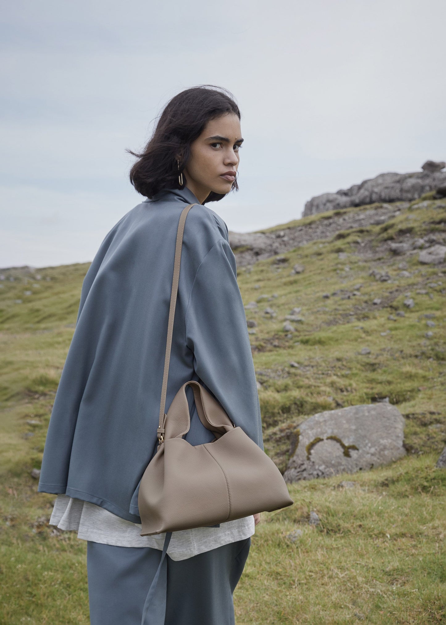 Numéro Neuf - Taupe Genarbtes Leder
